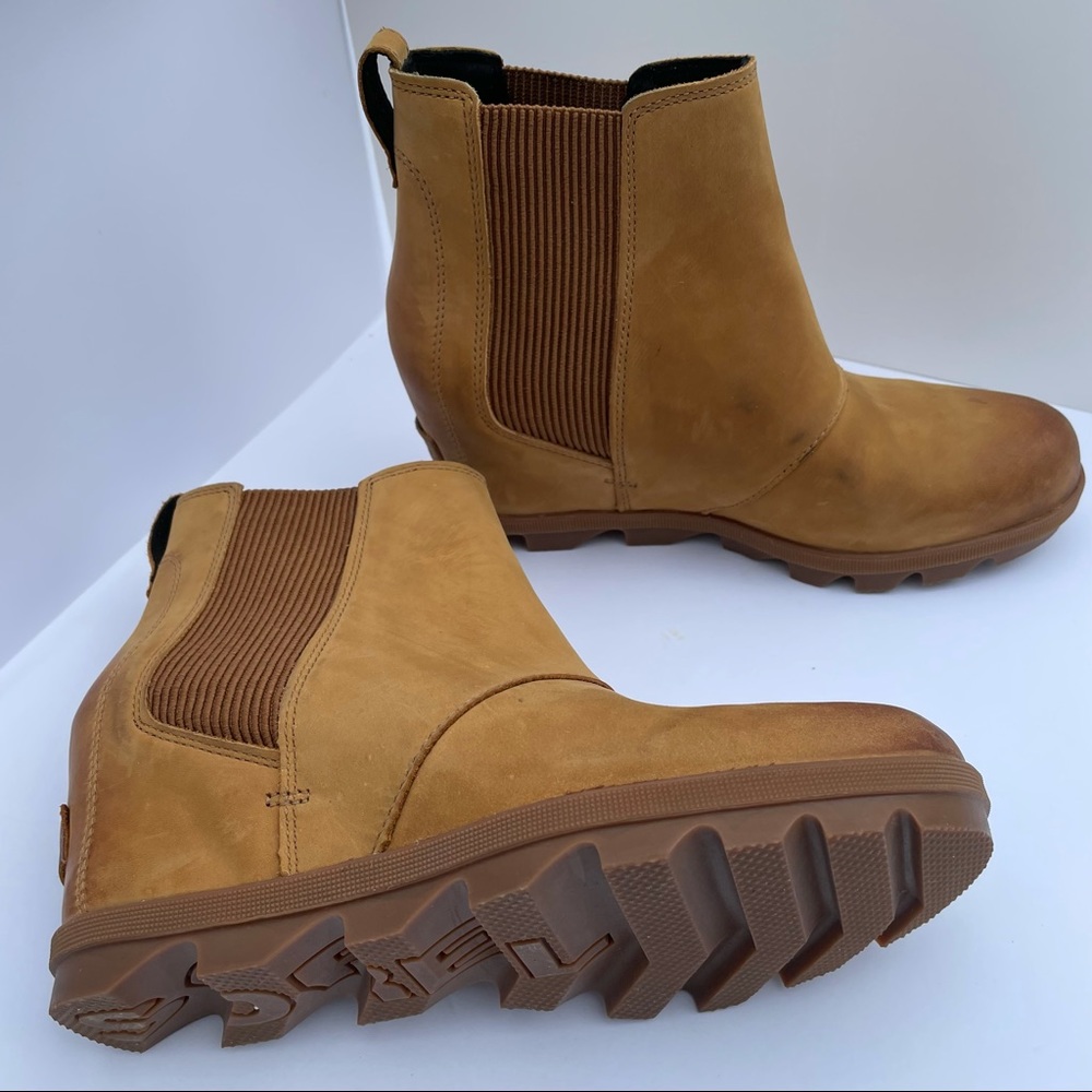 Sorel booties wedge Chelsea Joan of Arctic 9 tan